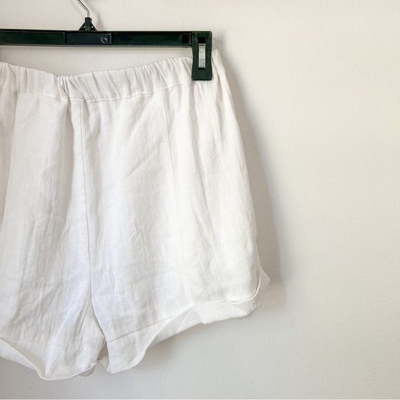 Tularosa Beach Waves Shorts in Ivory | Small - Picture 8 of 9